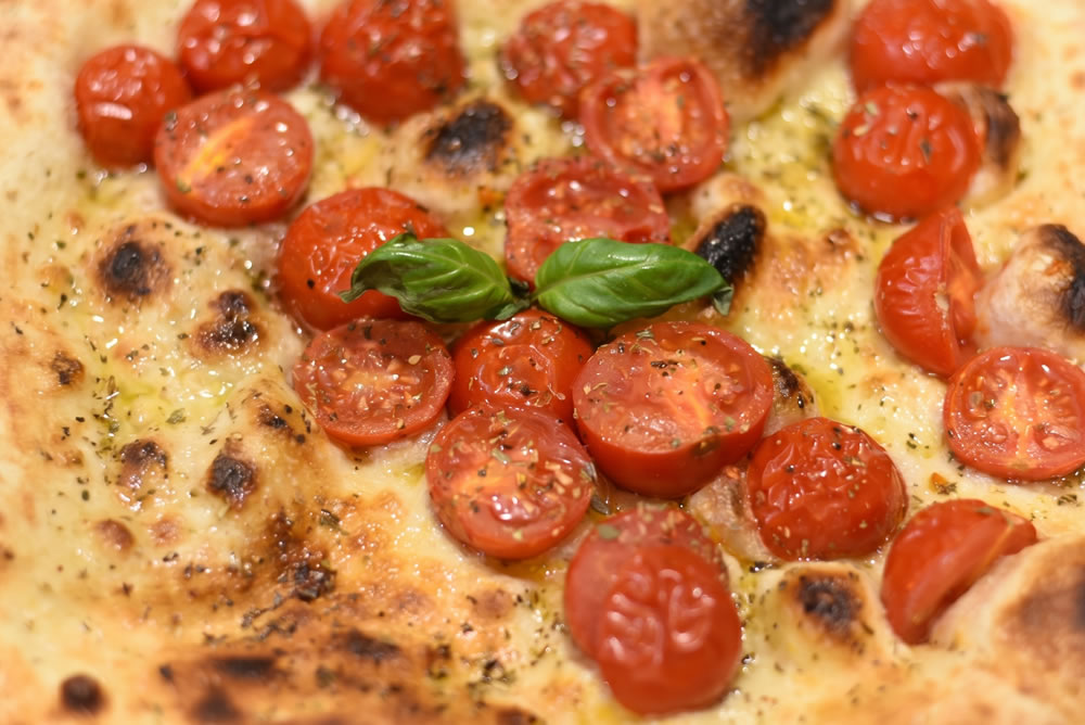 men&ugrave; pizza